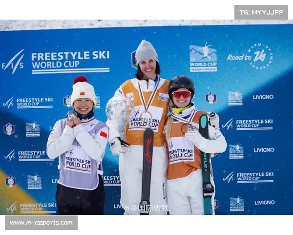 空中技巧世界杯中国包揽团体金银牌，徐梦桃齐广璞领衔老将担纲